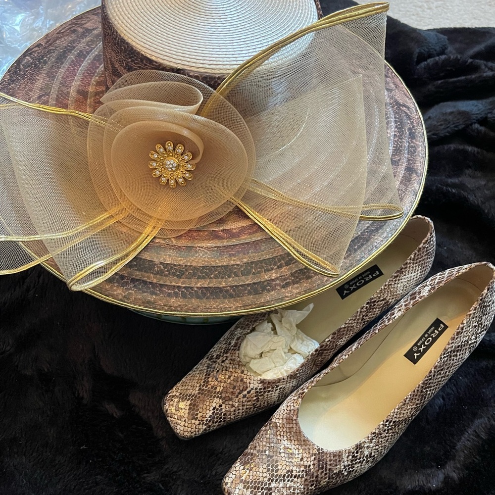 Roxy Brown and Tan Snakeskin Flats
